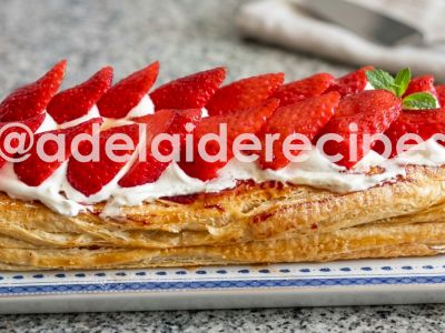 Tarte Folhada com Chantilly e Morangos | Receita Fácil e Deliciosa!